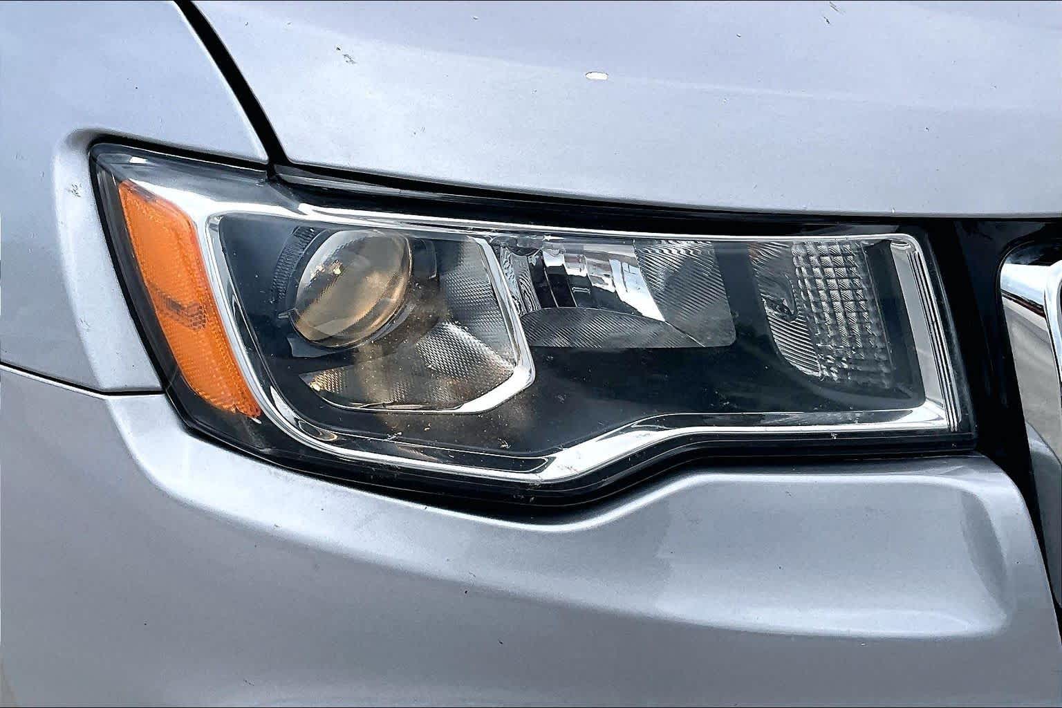 2019 Jeep Grand Cherokee photo 22 of 29