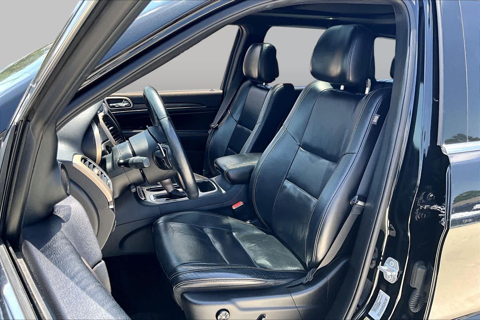 2017 Jeep Grand Cherokee Limited Diamond Black Crystal Pearlcoat at Mac Haik Ford