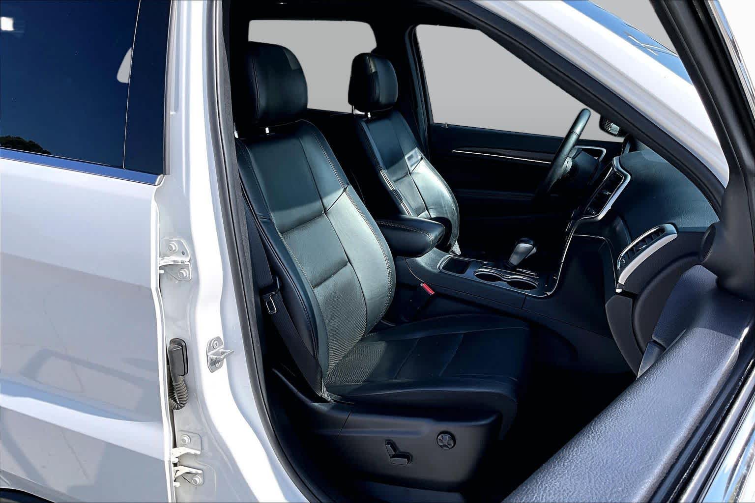 2018 Jeep Grand Cherokee Limited Bright White Clear Coat at Tomball Chrysler Dodge Jeep Ram