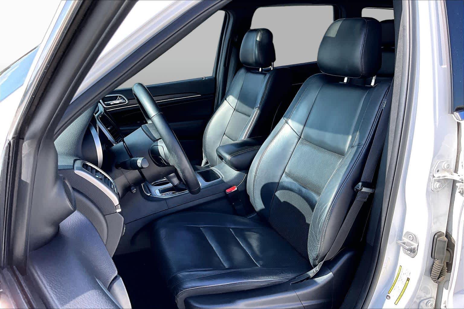 2018 Jeep Grand Cherokee Limited Bright White Clear Coat at Tomball Chrysler Dodge Jeep Ram