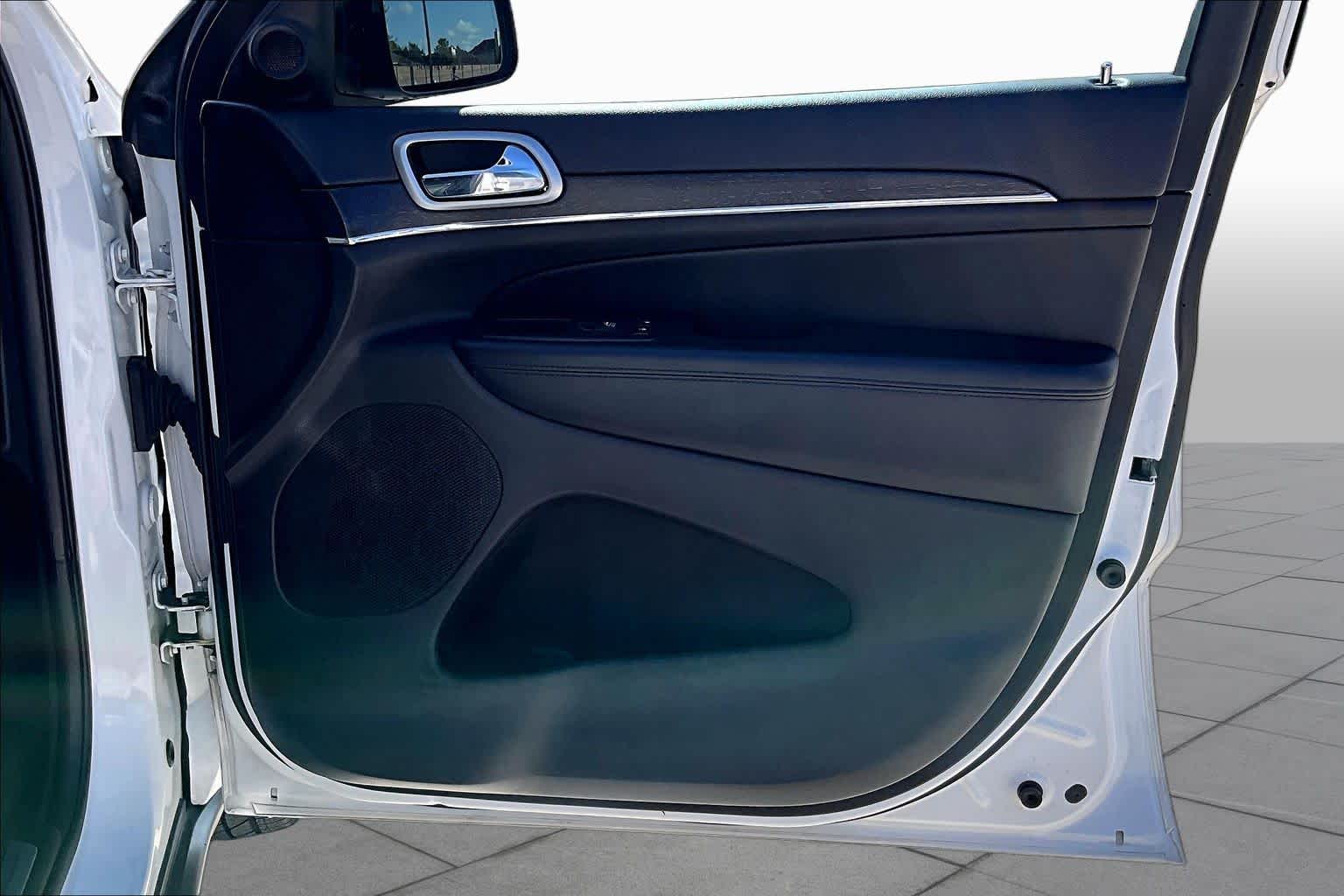 2018 Jeep Grand Cherokee Limited Bright White Clear Coat at Tomball Chrysler Dodge Jeep Ram