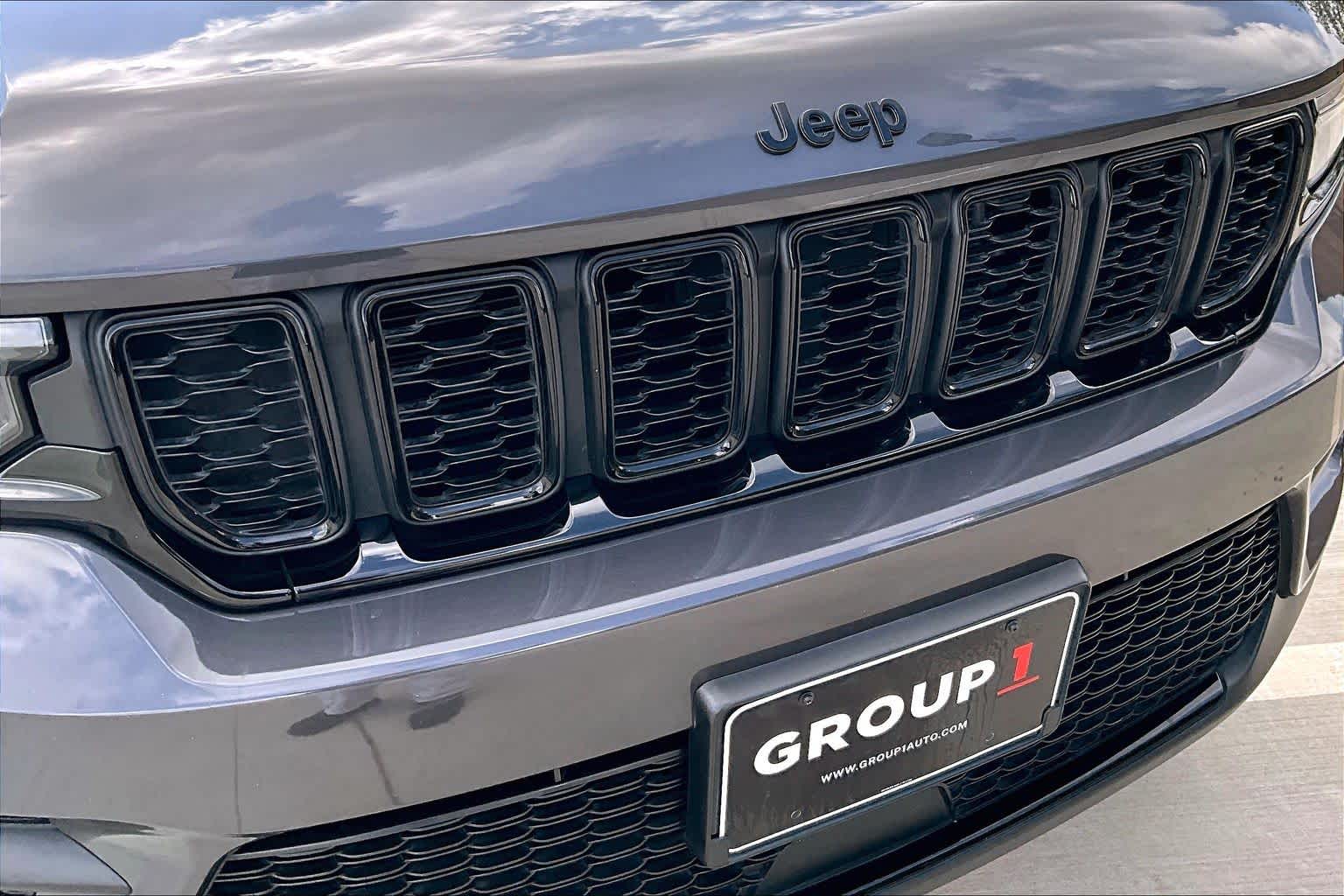 2023 Jeep Grand Cherokee Altitude Baltic Gray Metallic Clearcoat at HGreg Houston