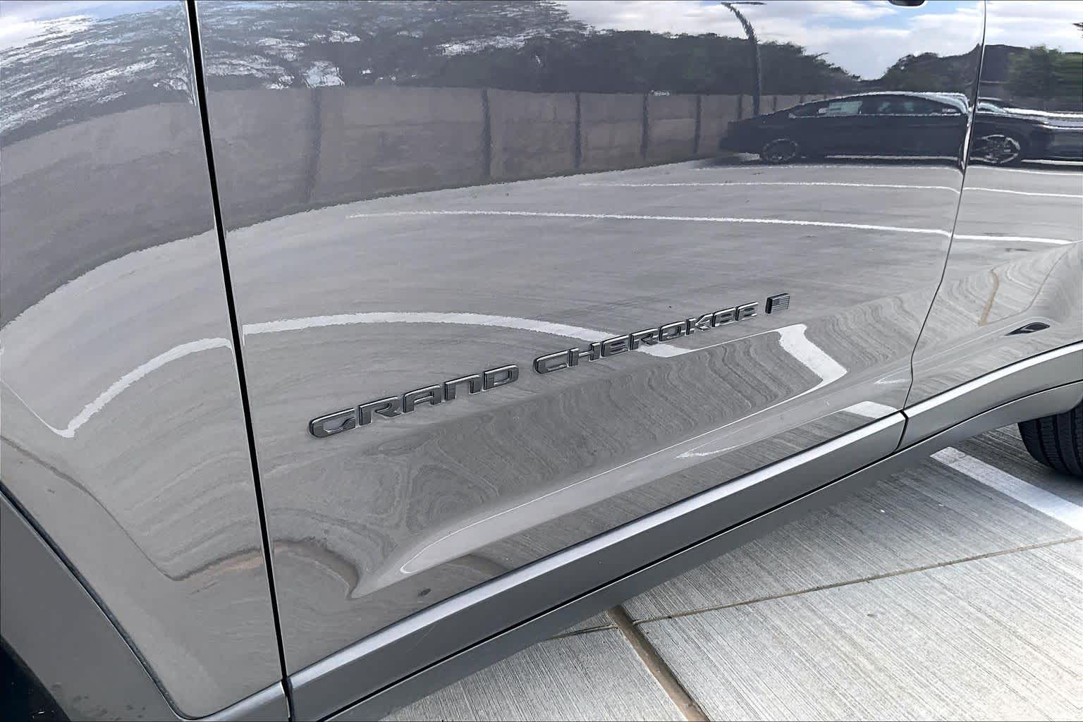 2023 Jeep Grand Cherokee Altitude Baltic Gray Metallic Clearcoat at HGreg Houston