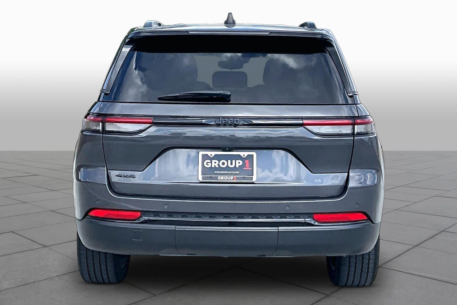 2023 Jeep Grand Cherokee Altitude Baltic Gray Metallic Clearcoat at HGreg Houston