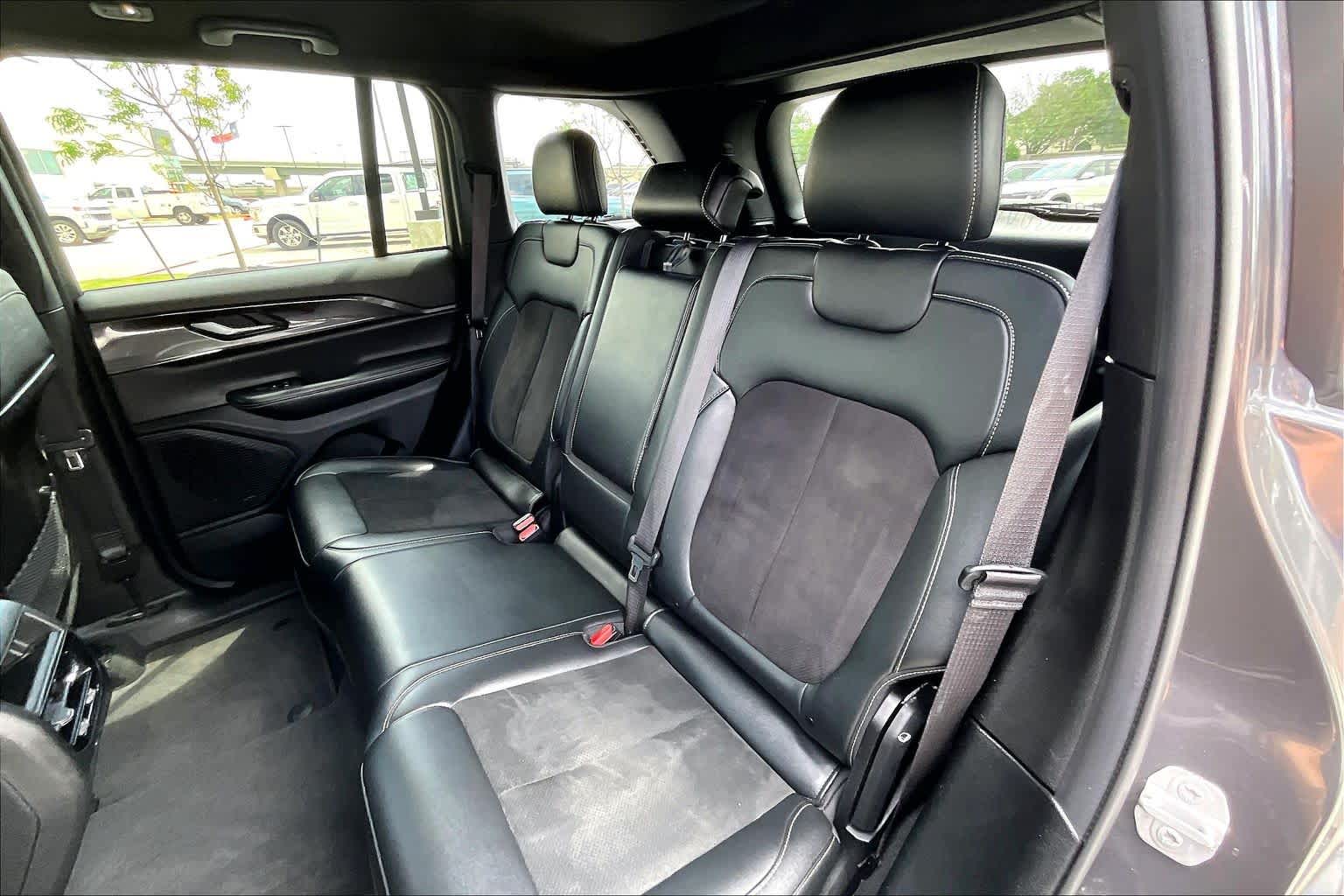 2023 Jeep Grand Cherokee Altitude Baltic Gray Metallic Clearcoat at HGreg Houston