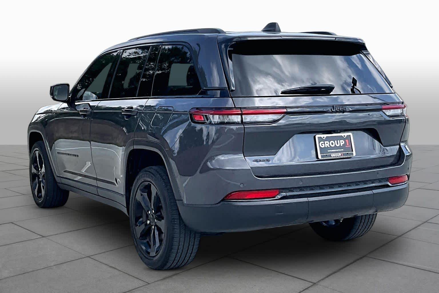 2023 Jeep Grand Cherokee Altitude Baltic Gray Metallic Clearcoat at HGreg Houston