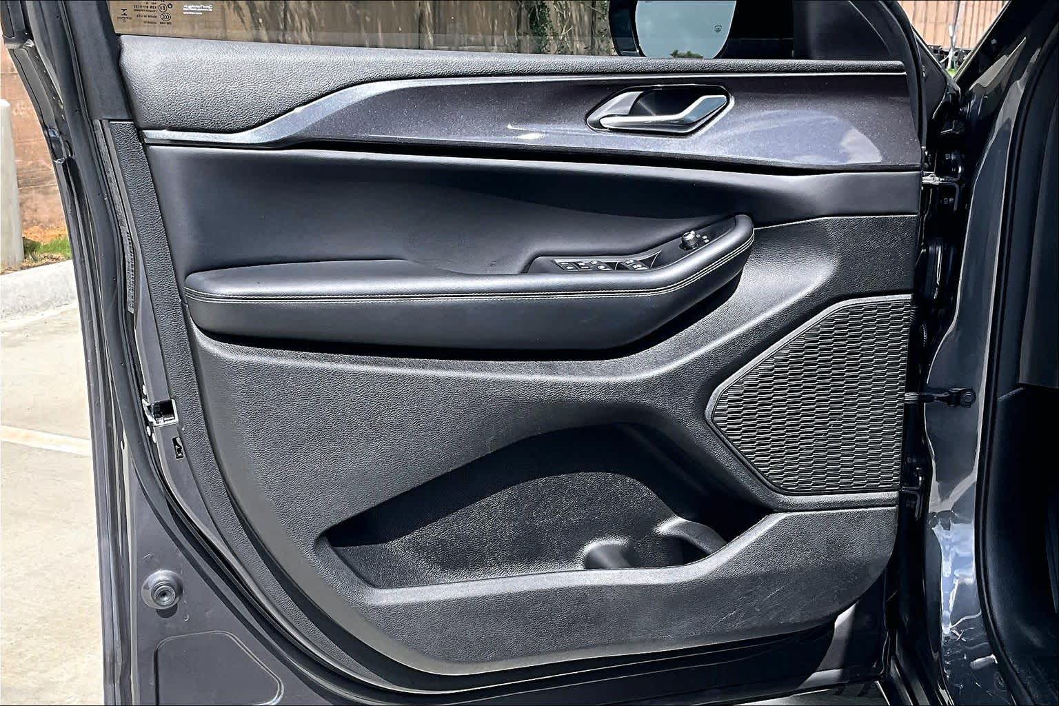 2023 Jeep Grand Cherokee Altitude Baltic Gray Metallic Clearcoat at HGreg Houston