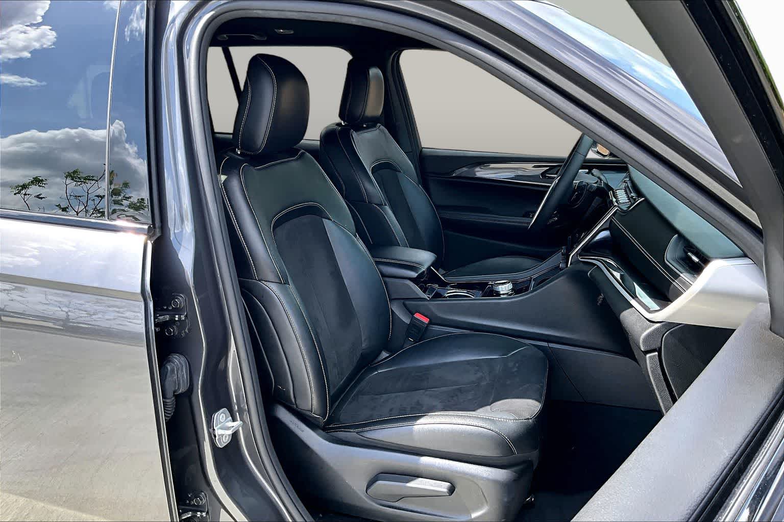 2023 Jeep Grand Cherokee Altitude - 8