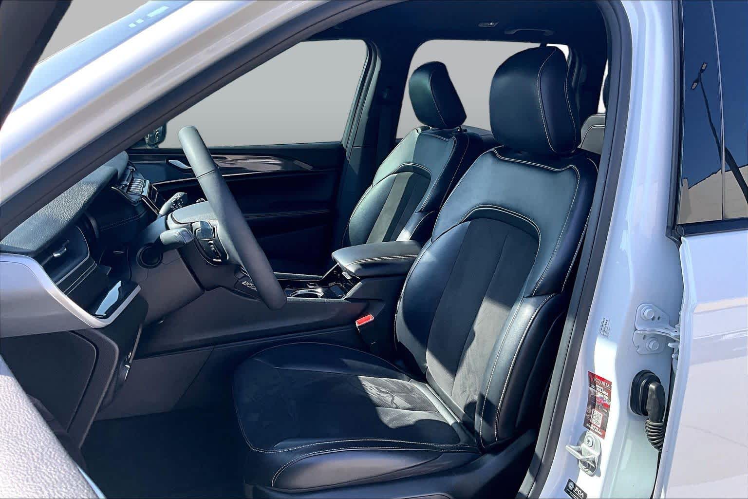 2023 Jeep Grand Cherokee Altitude Bright White Clearcoat at Tomball Chrysler Dodge Jeep Ram