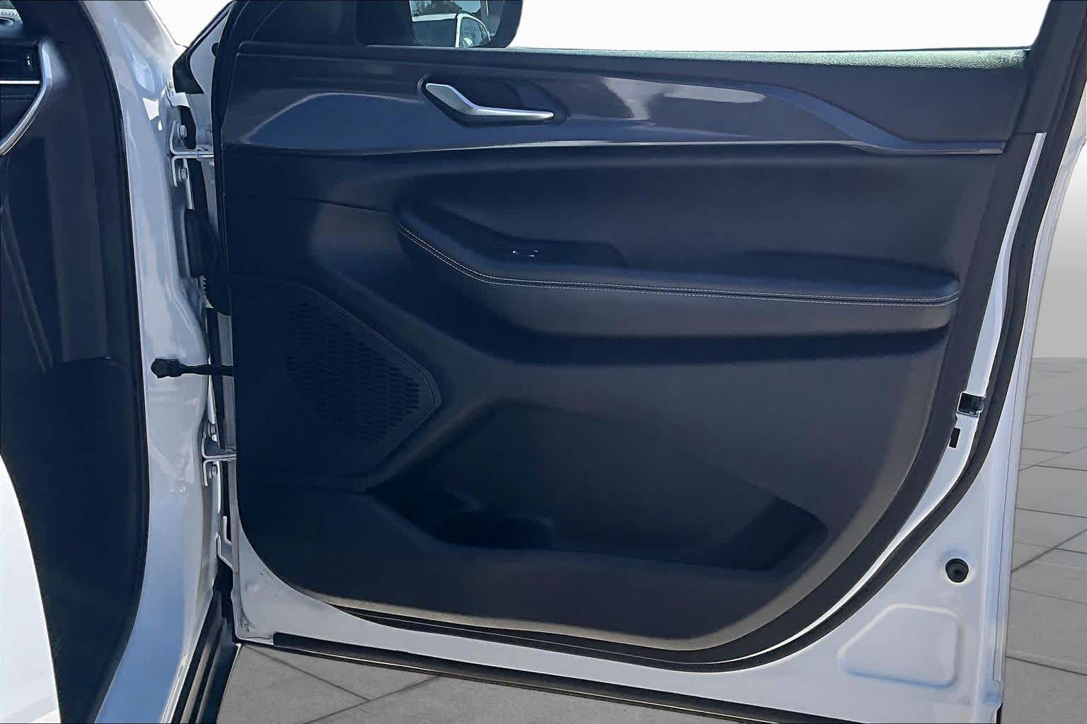 2023 Jeep Grand Cherokee Altitude Bright White Clearcoat at Tomball Chrysler Dodge Jeep Ram