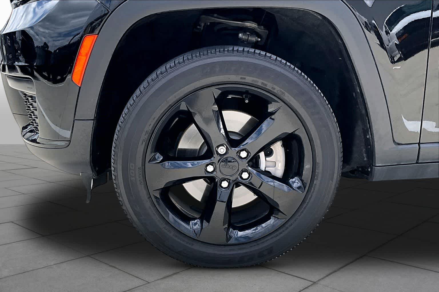 2023 Jeep Grand Cherokee L Altitude - 9