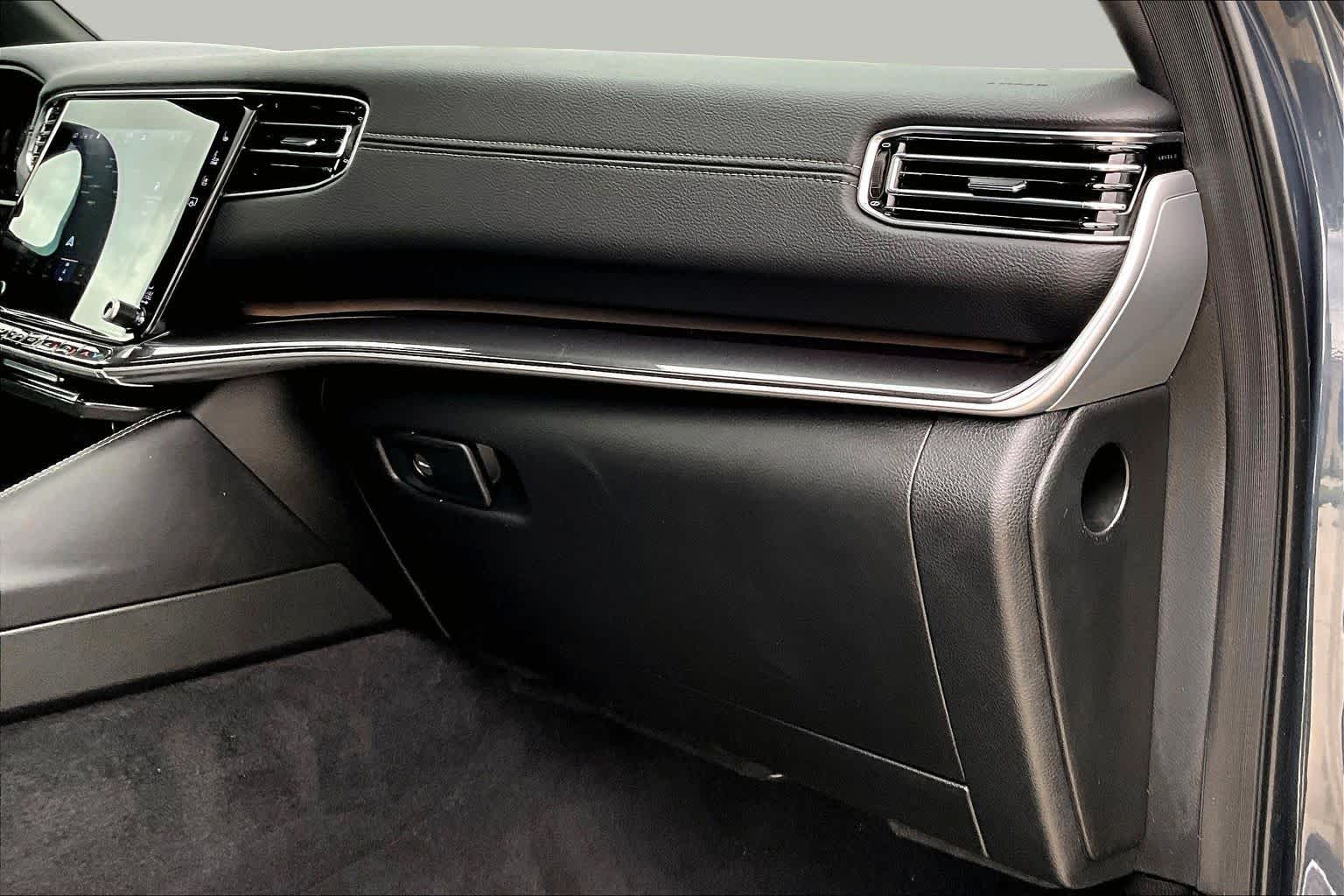 2024 Jeep Wagoneer L photo 16 of 32