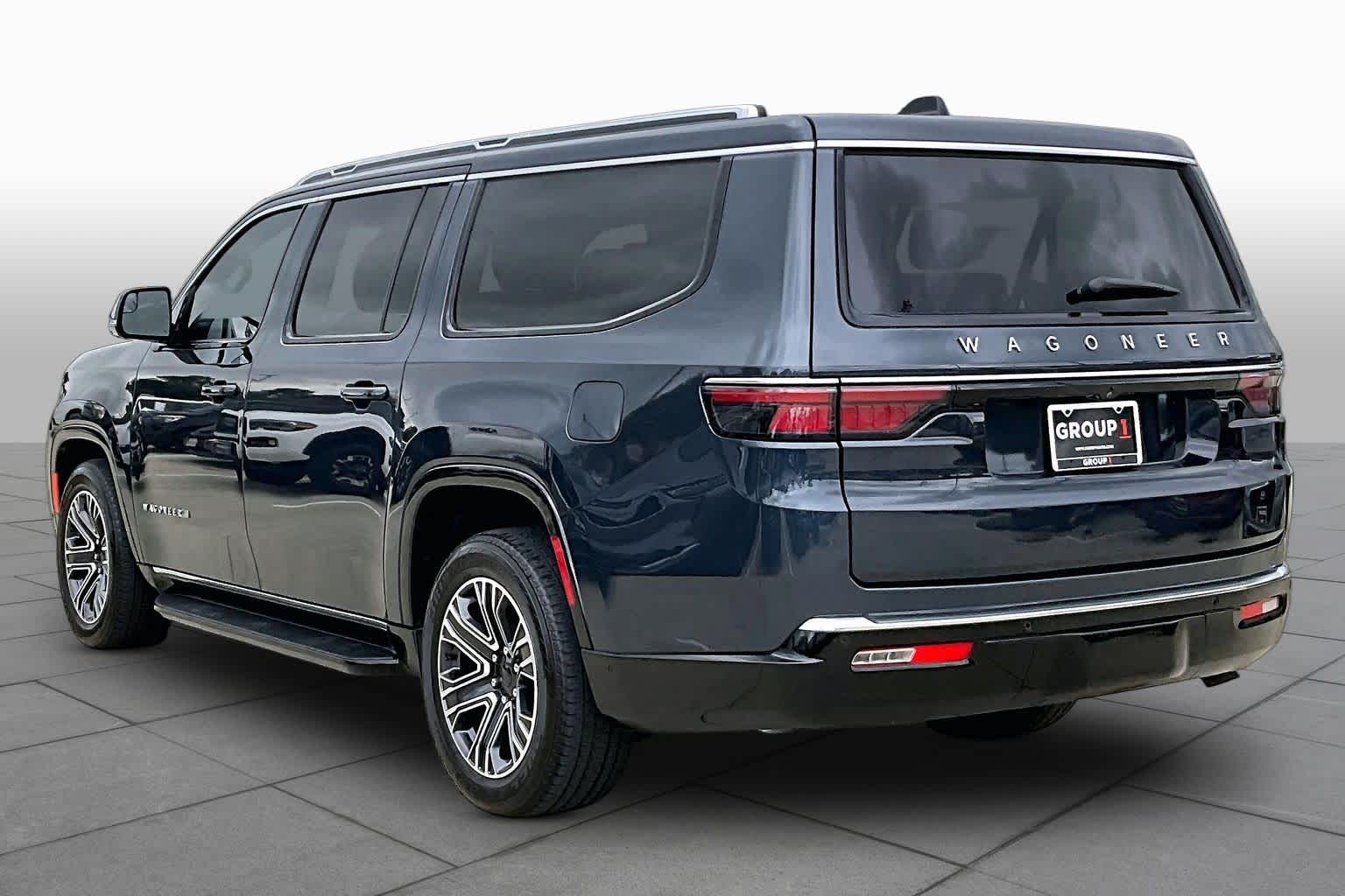 2024 Jeep Wagoneer L photo 10 of 32
