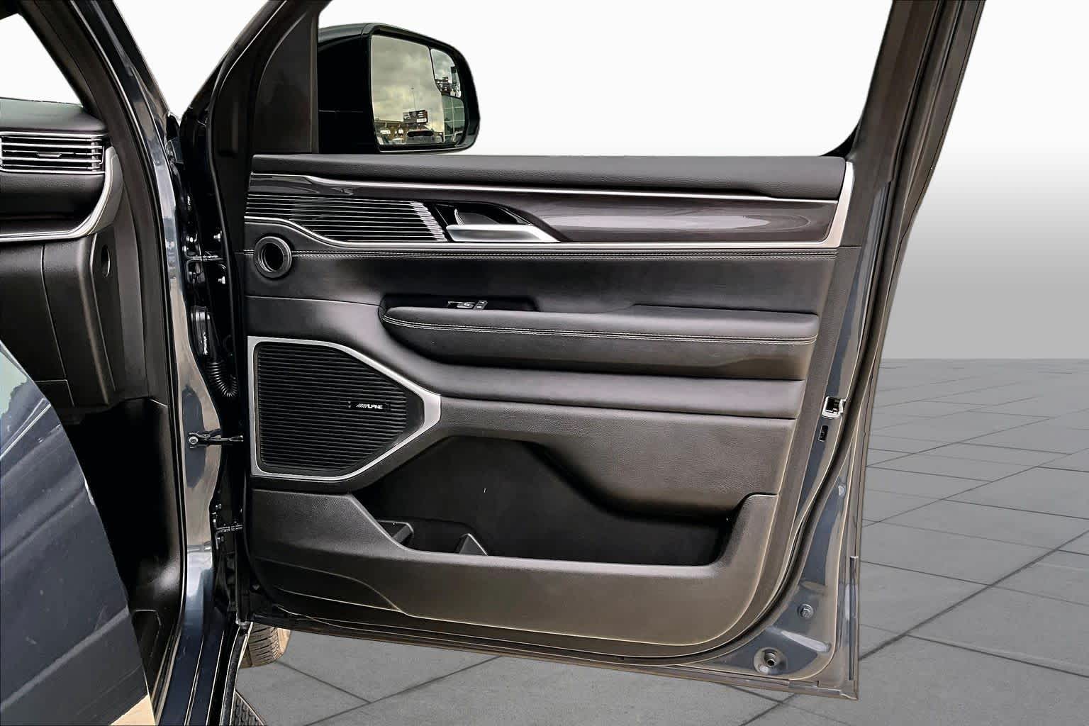 2024 Jeep Wagoneer L photo 20 of 32