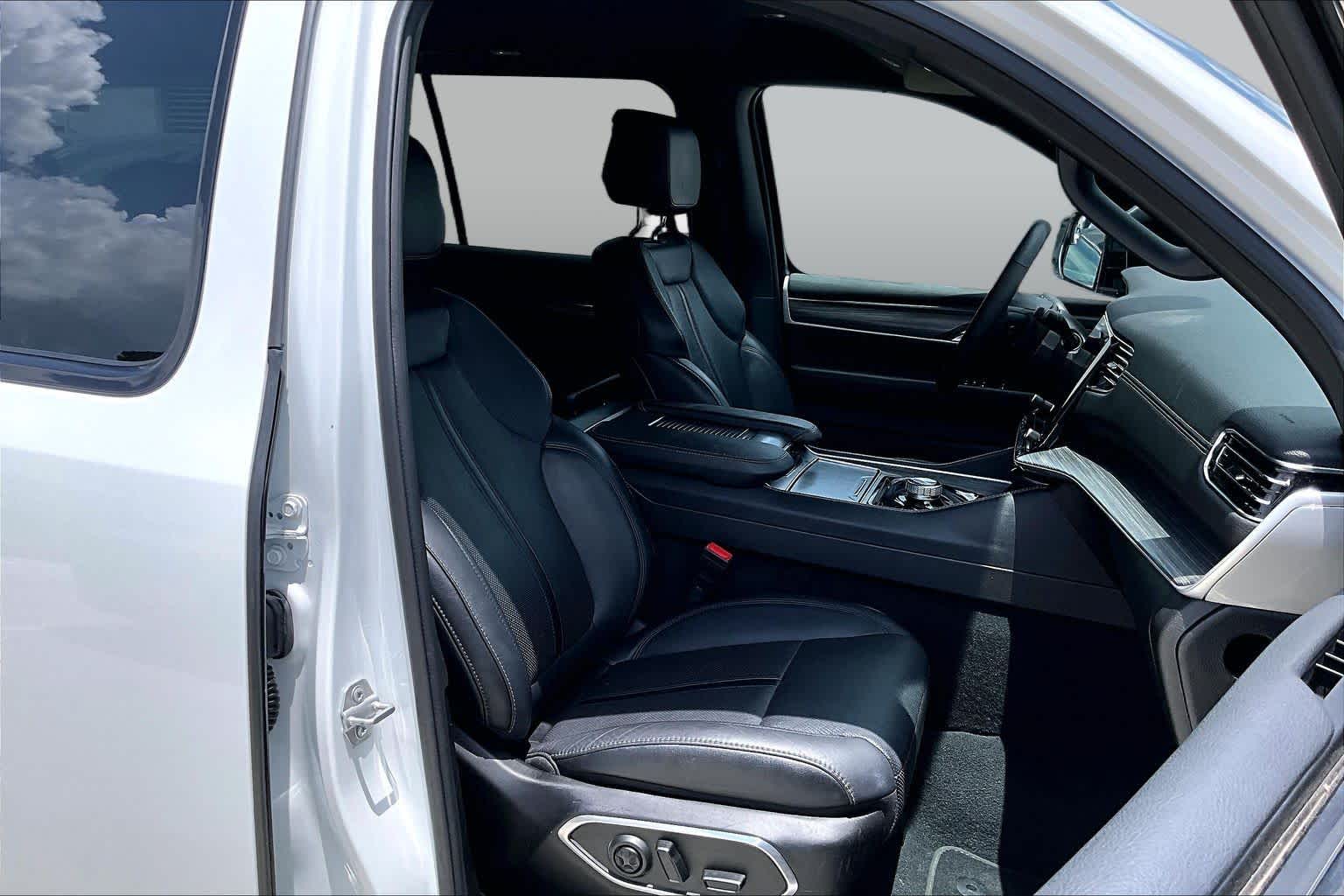 2024 Jeep Wagoneer Series II Bright White Clearcoat at Lexus of Clear Lake