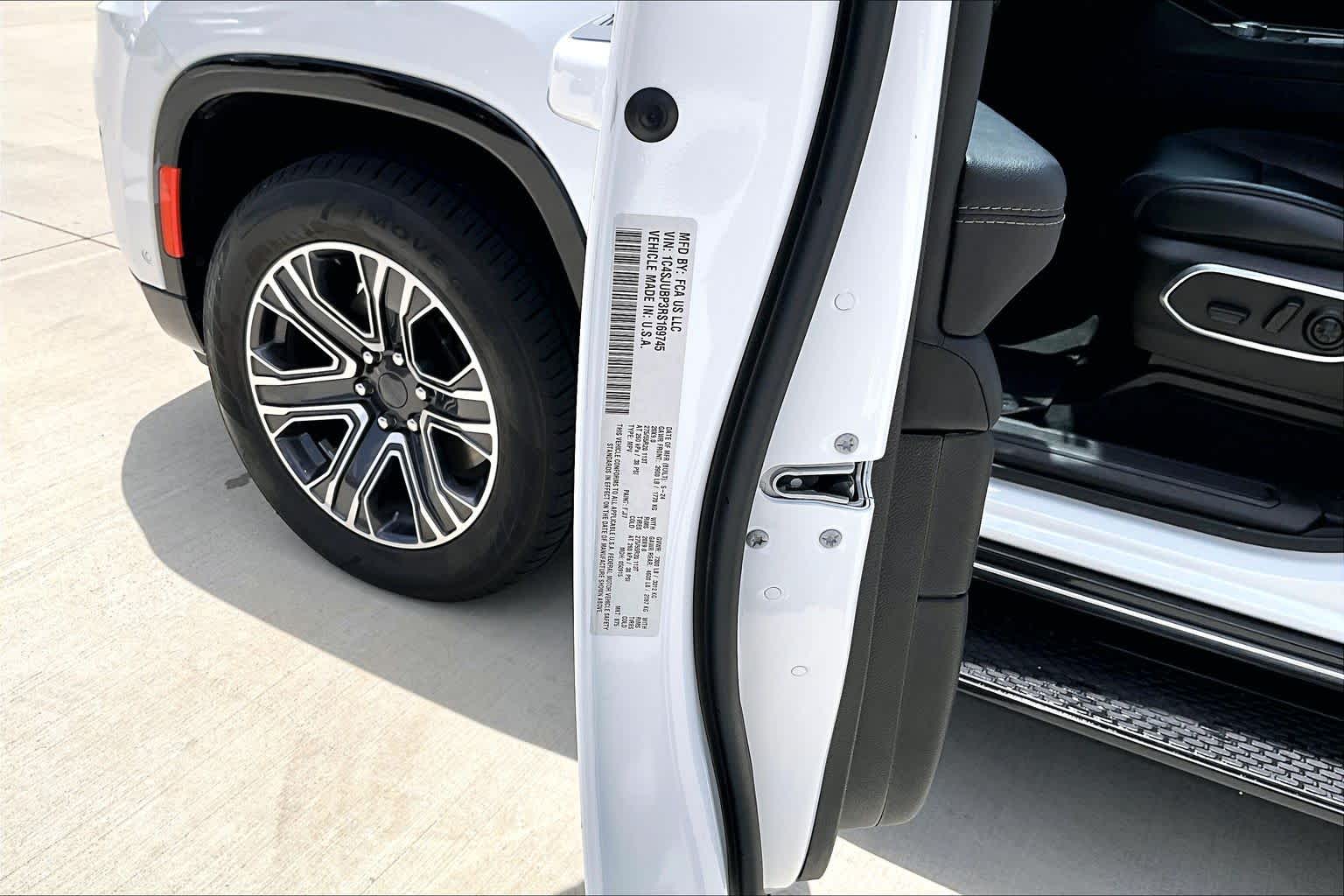 2024 Jeep Wagoneer Series II Bright White Clearcoat at Lexus of Clear Lake