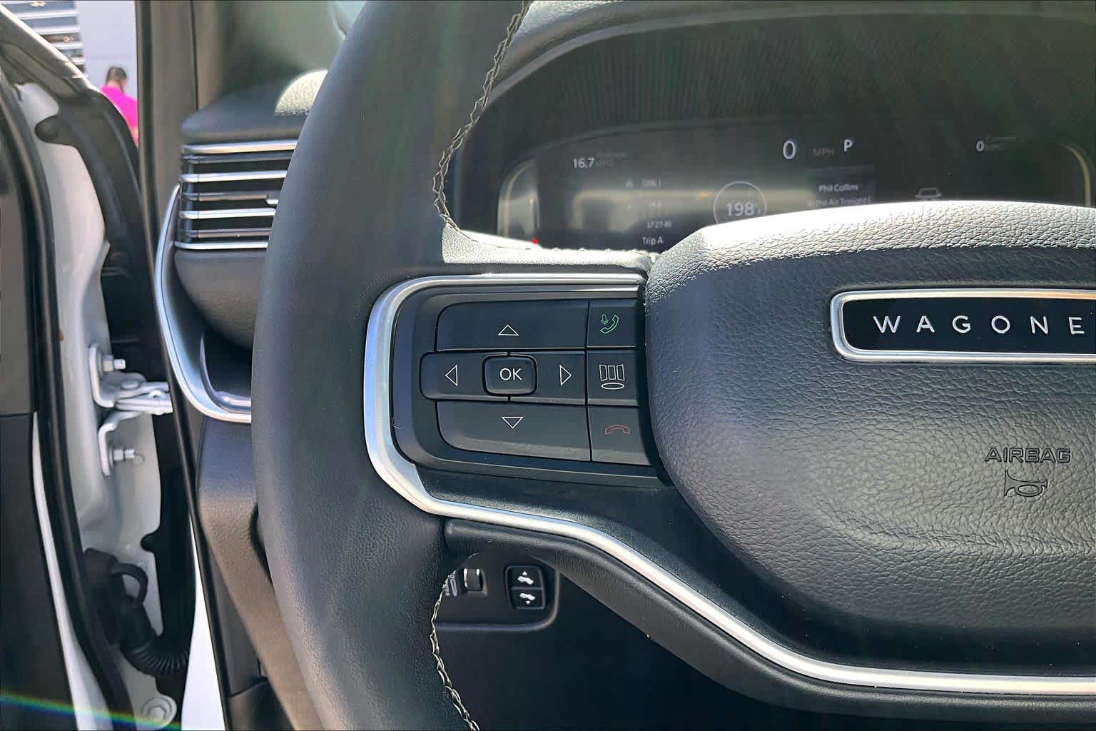 2024 Jeep Wagoneer photo 20 of 31
