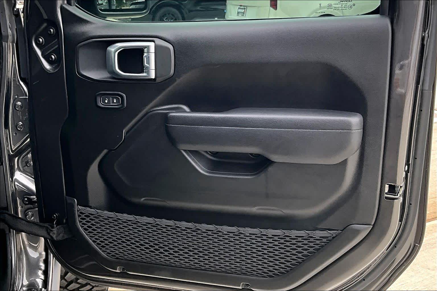 2024 Jeep Gladiator Willys Granite Crystal Metallic Clearcoat at Group 1 Toyota Southwest