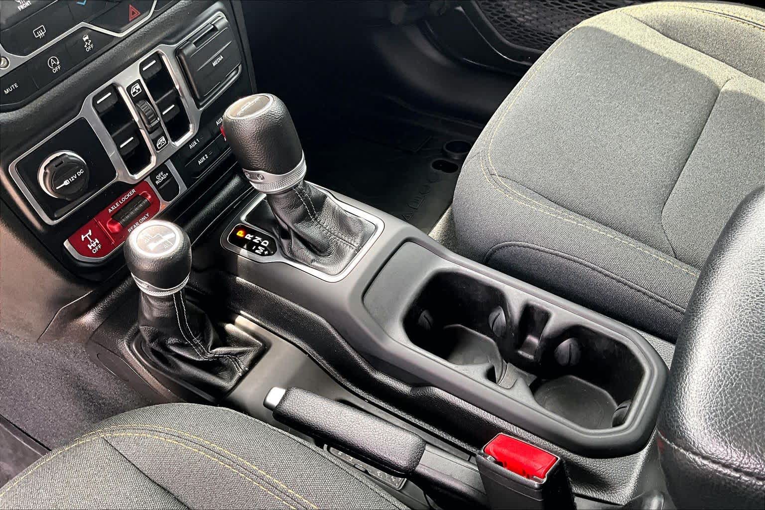 2024 Jeep Gladiator Willys Granite Crystal Metallic Clearcoat at Group 1 Toyota Southwest