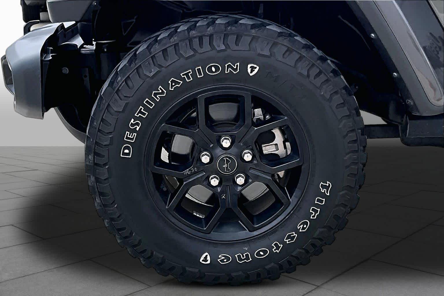 2024 Jeep Gladiator Willys Granite Crystal Metallic Clearcoat at Group 1 Toyota Southwest