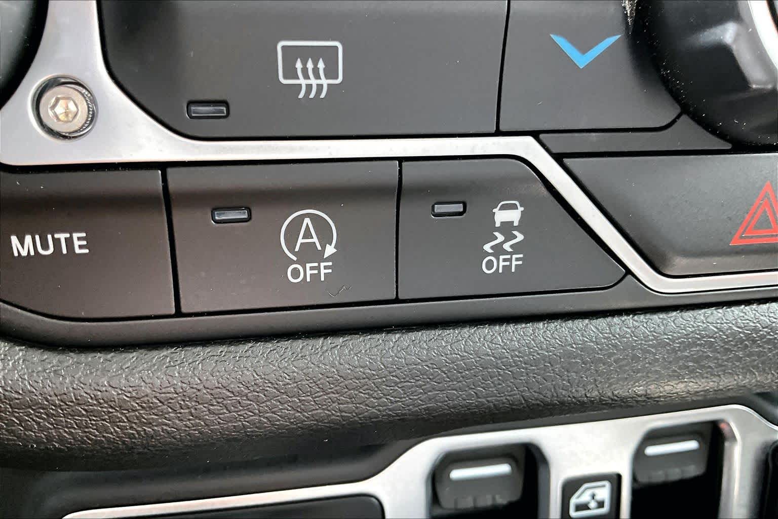 2024 Jeep Gladiator Willys Granite Crystal Metallic Clearcoat at Group 1 Toyota Southwest