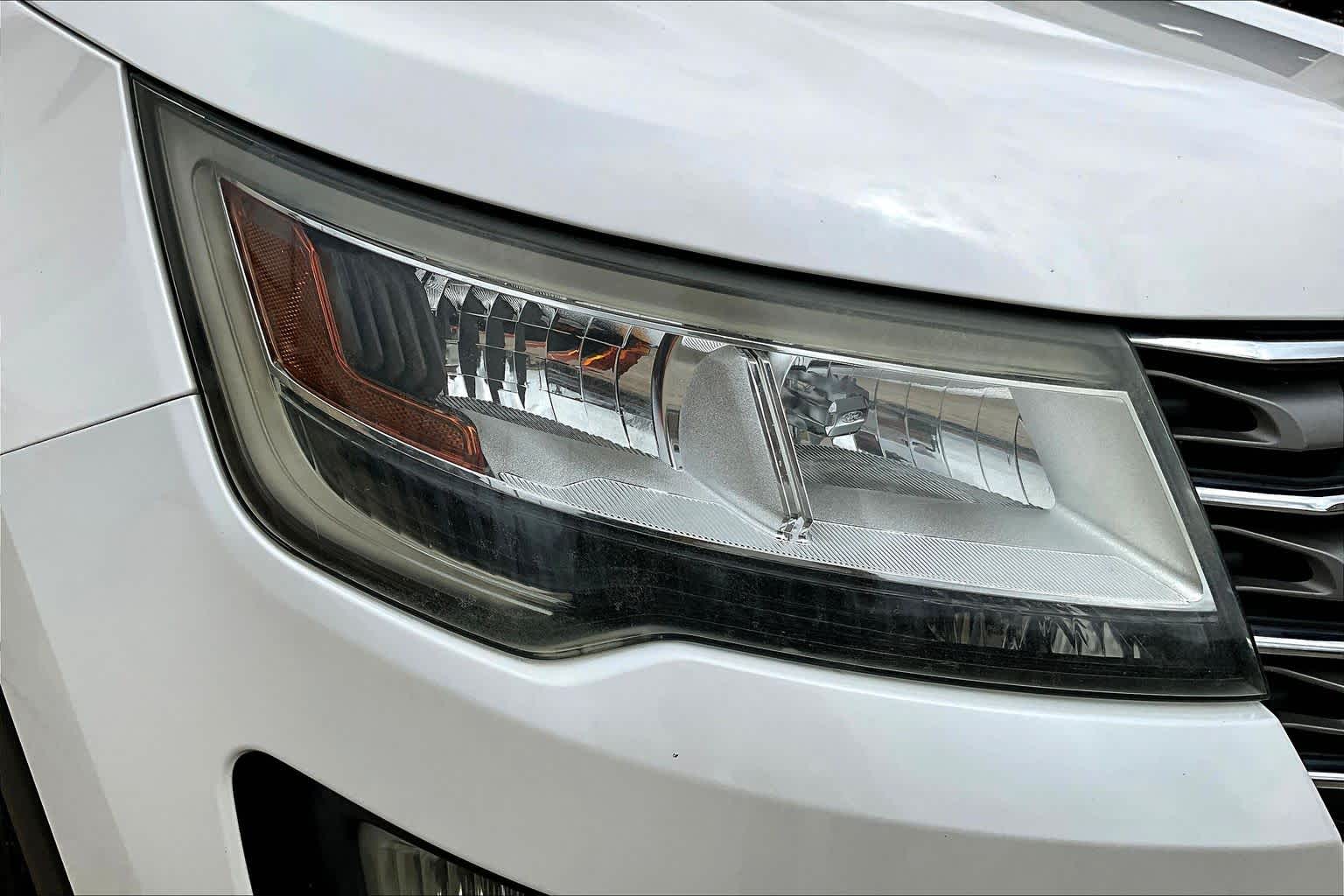 2016 Ford Explorer XLT White Platinum Metallic Tri-Coat at Westside Kia