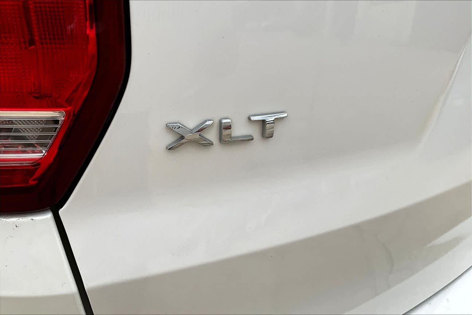 2016 Ford Explorer XLT White Platinum Metallic Tri-Coat at Westside Kia