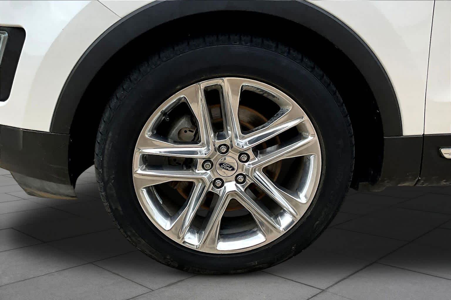 2016 Ford Explorer XLT White Platinum Metallic Tri-Coat at Westside Kia