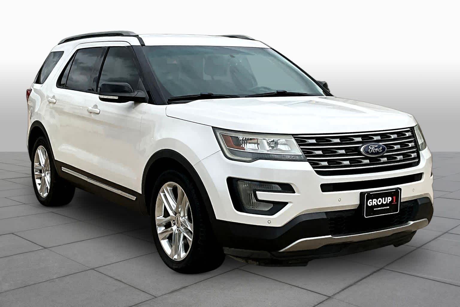 2016 Ford Explorer XLT White Platinum Metallic Tri-Coat at Westside Kia