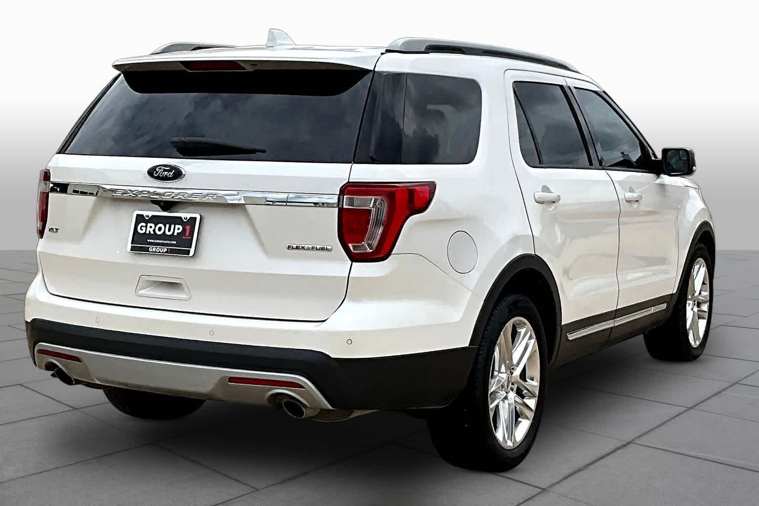 2016 Ford Explorer XLT White Platinum Metallic Tri-Coat at Westside Kia
