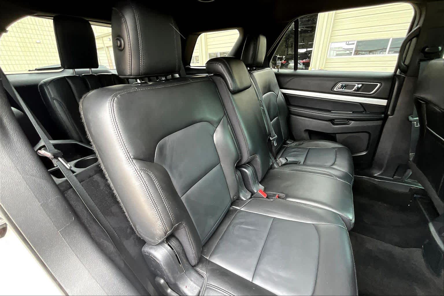 2016 Ford Explorer XLT White Platinum Metallic Tri-Coat at Westside Kia