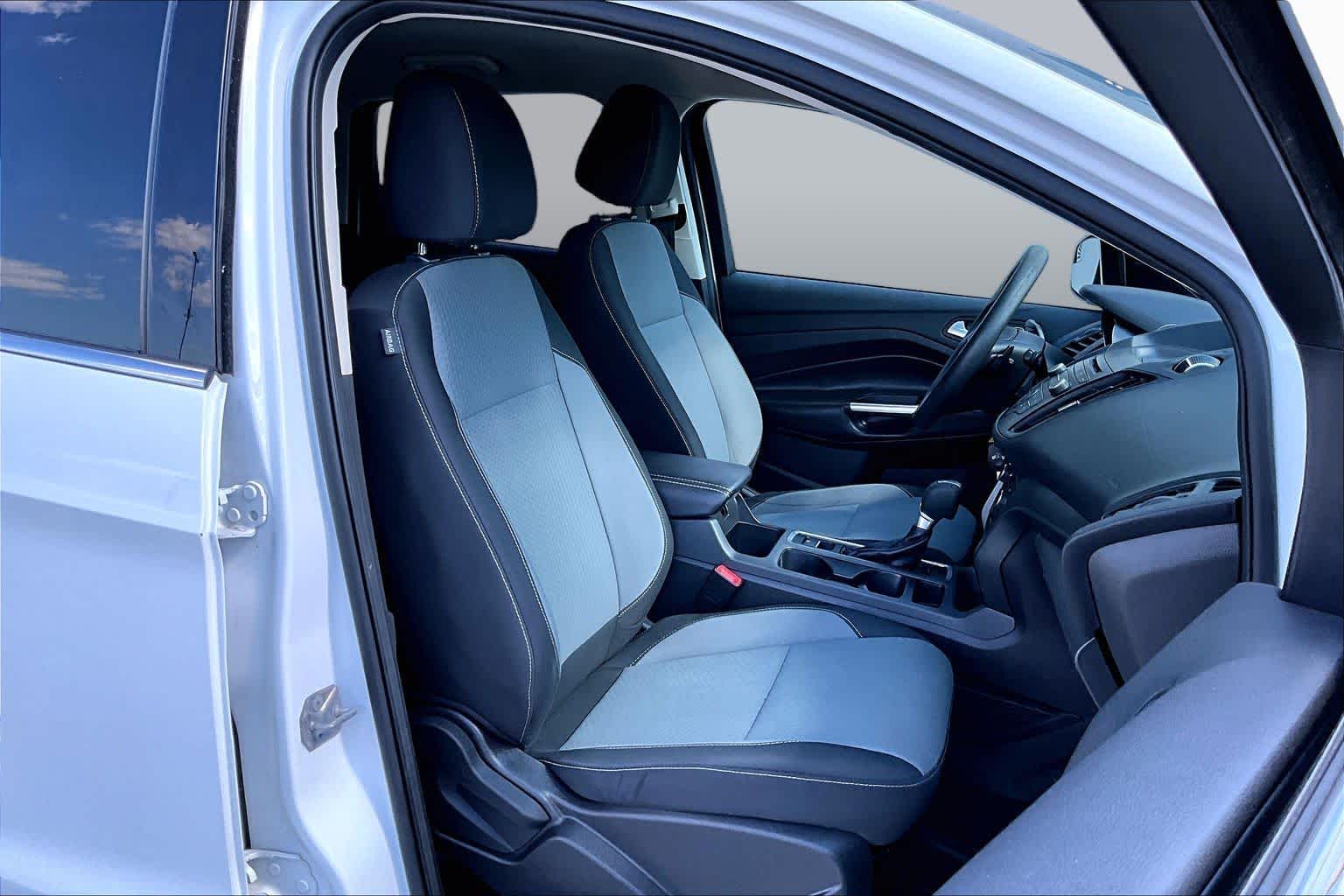 2017 Ford Escape photo 9 of 31
