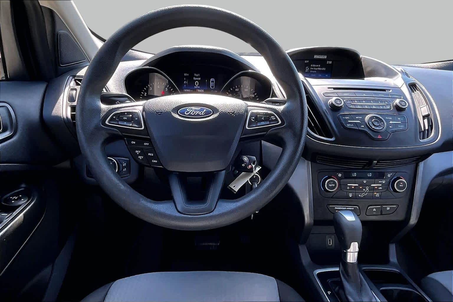2017 Ford Escape photo 6 of 31