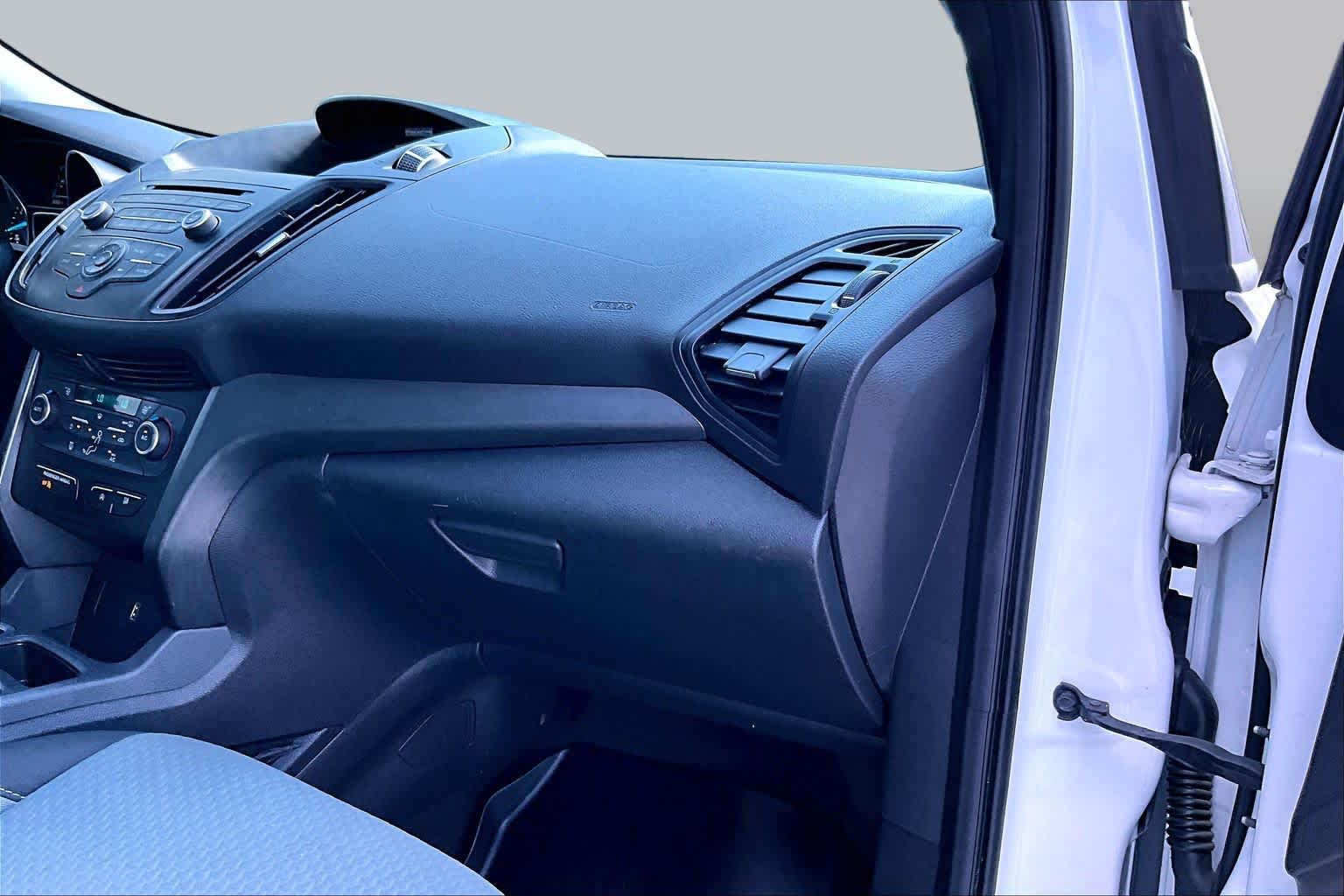 2017 Ford Escape photo 17 of 31