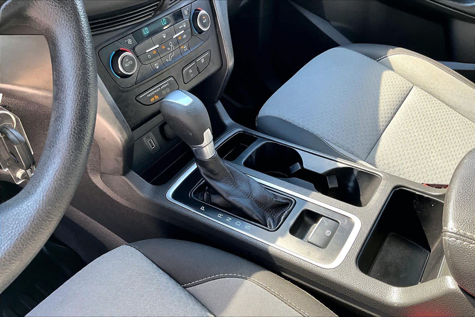 2017 Ford Escape photo 15 of 31