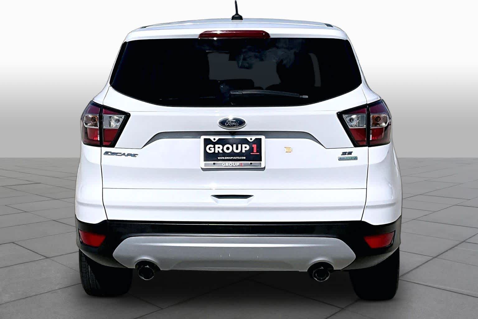 2017 Ford Escape photo 5 of 31