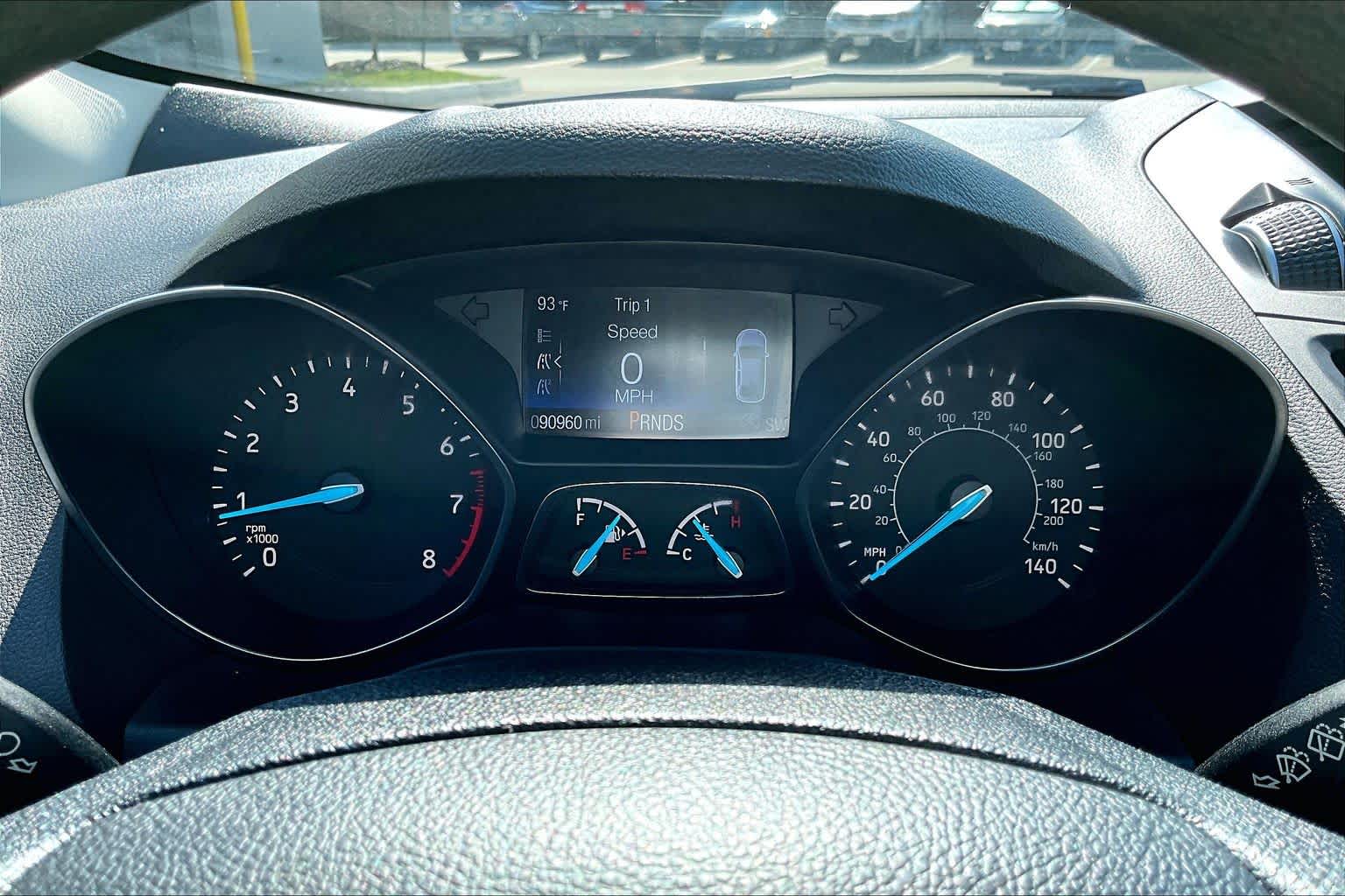 2017 Ford Escape photo 24 of 31