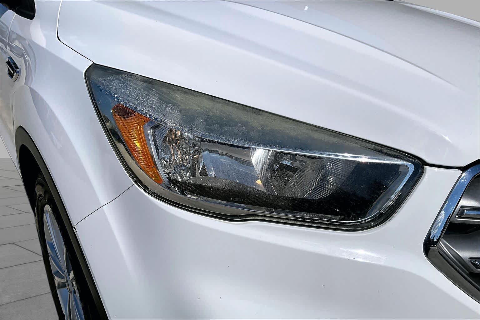 2017 Ford Escape photo 26 of 31