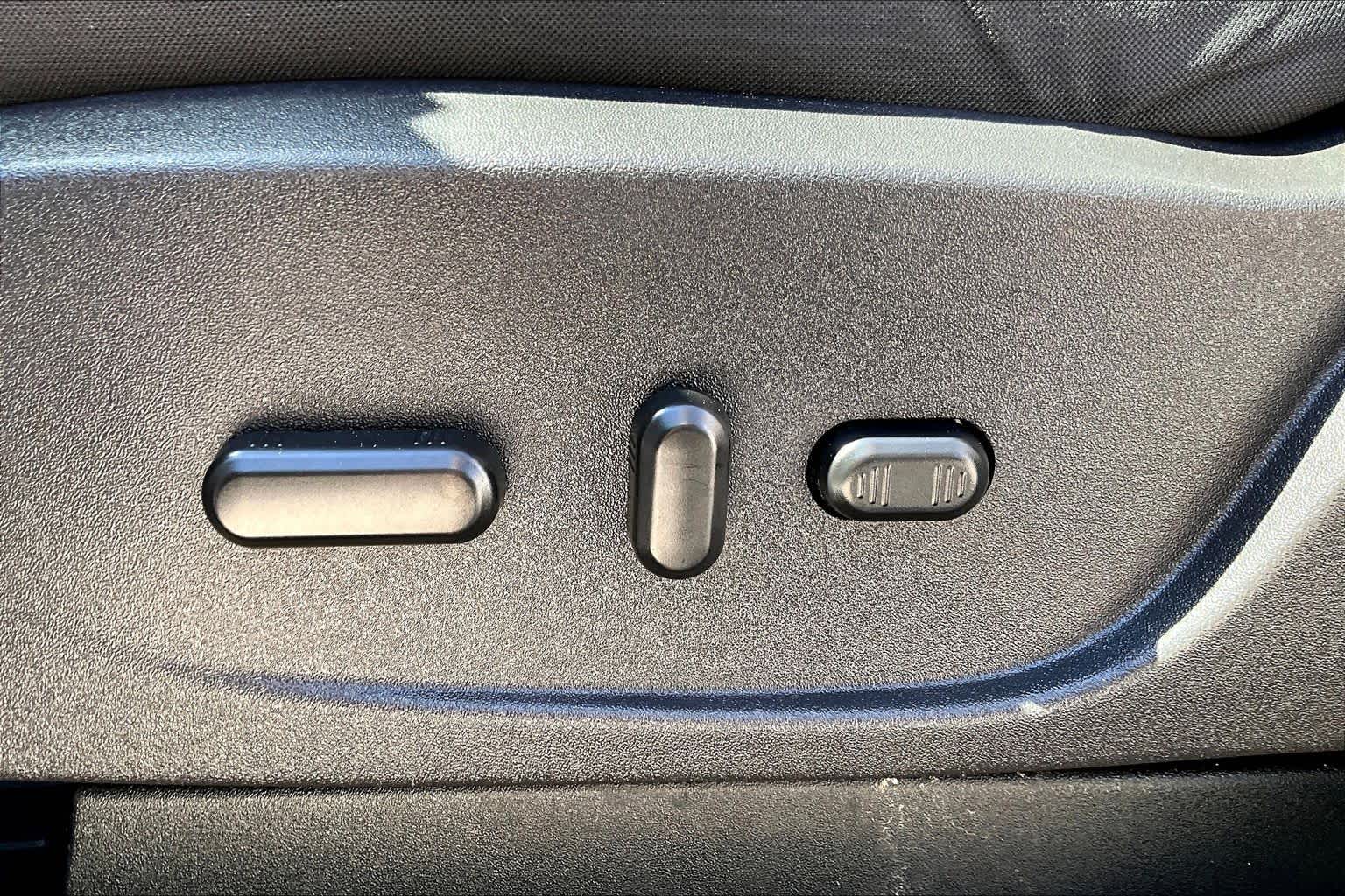 2017 Ford Escape photo 30 of 31