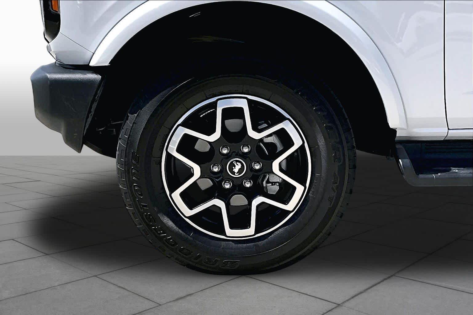 2025 Ford Bronco photo 10 of 32