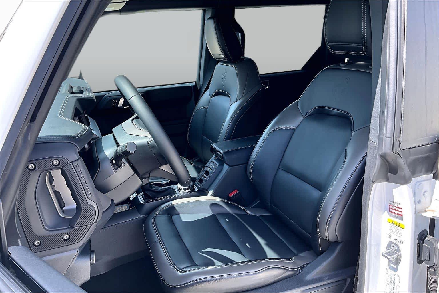 2025 Ford Bronco photo 8 of 32