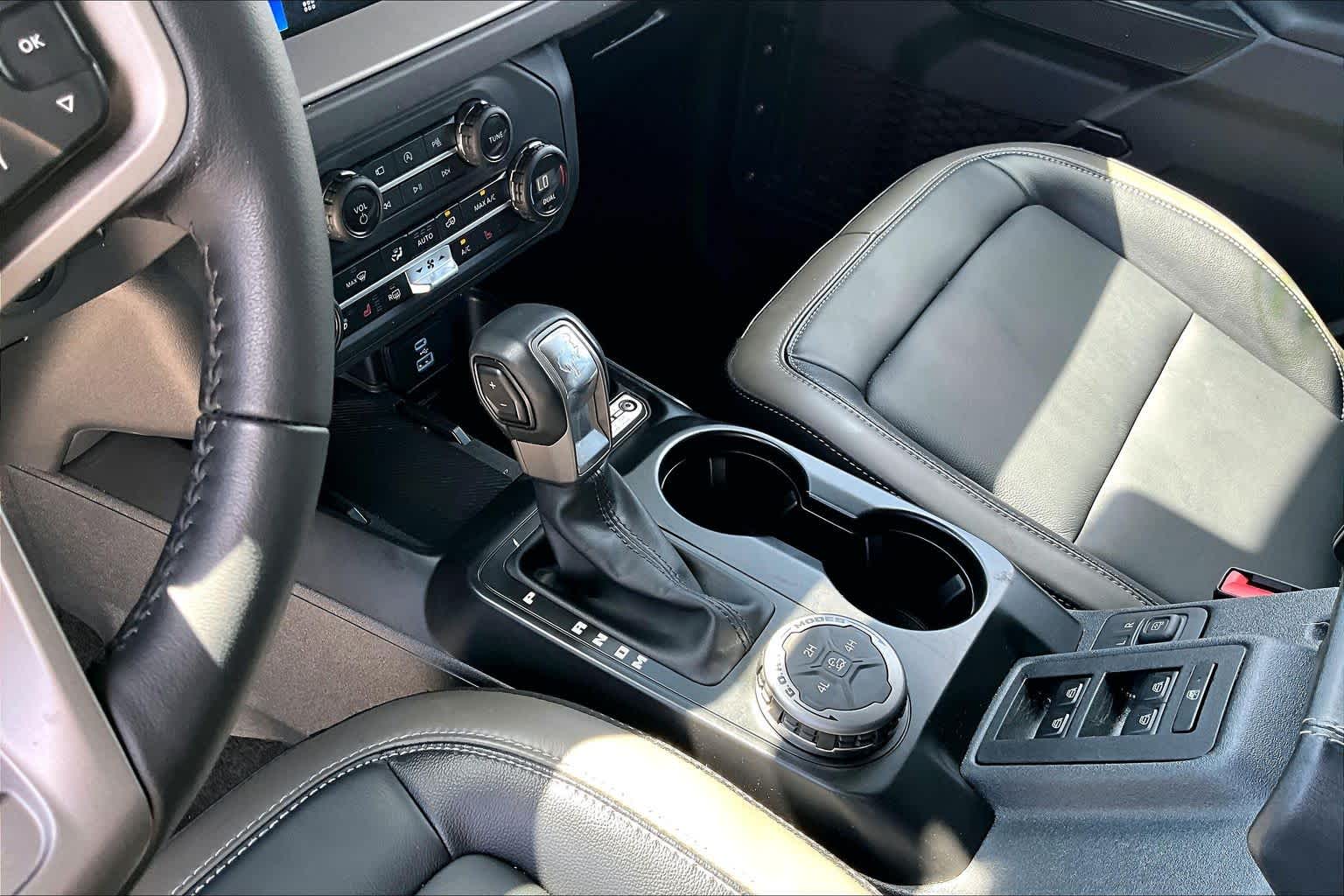 2025 Ford Bronco photo 15 of 32