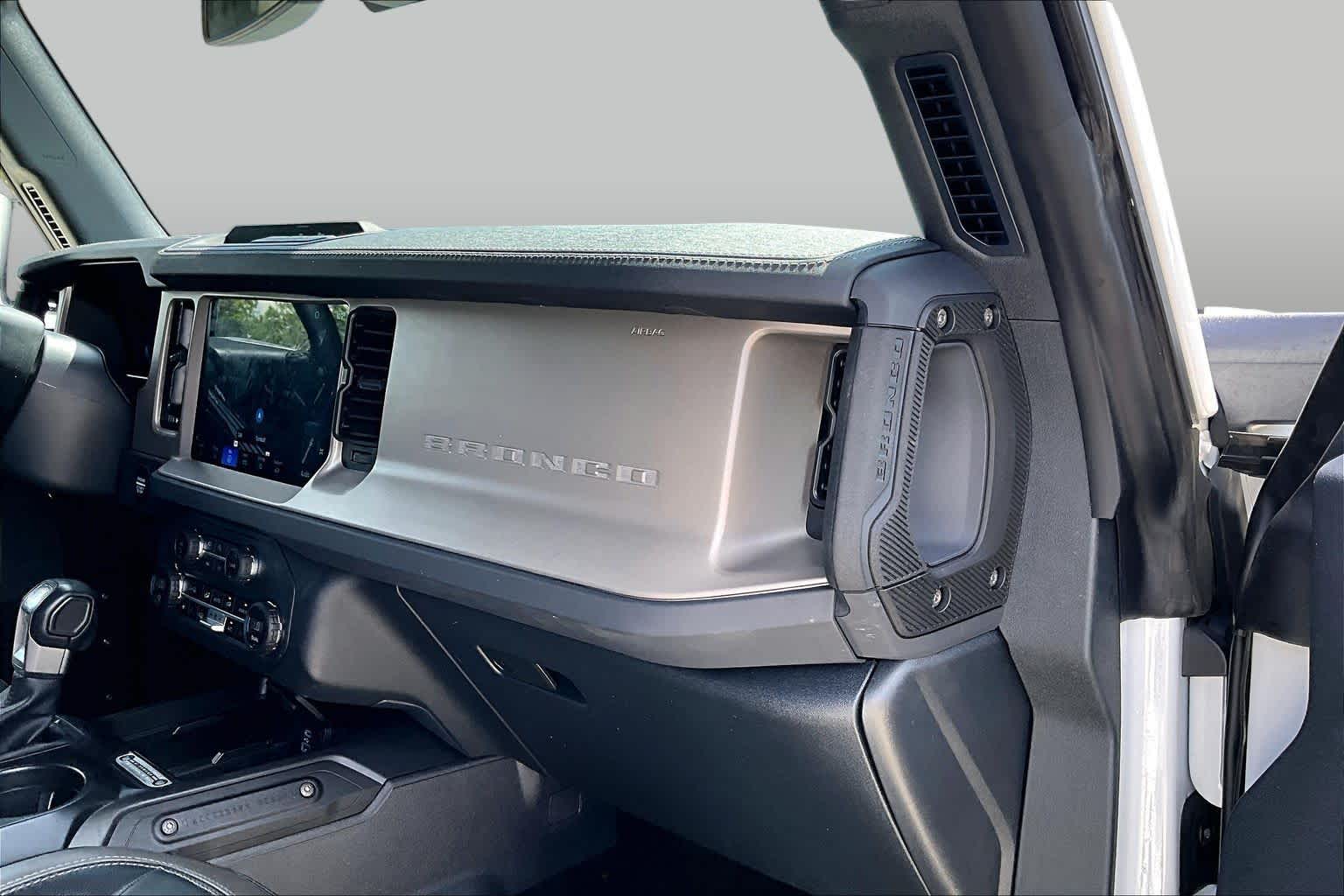 2025 Ford Bronco photo 17 of 32