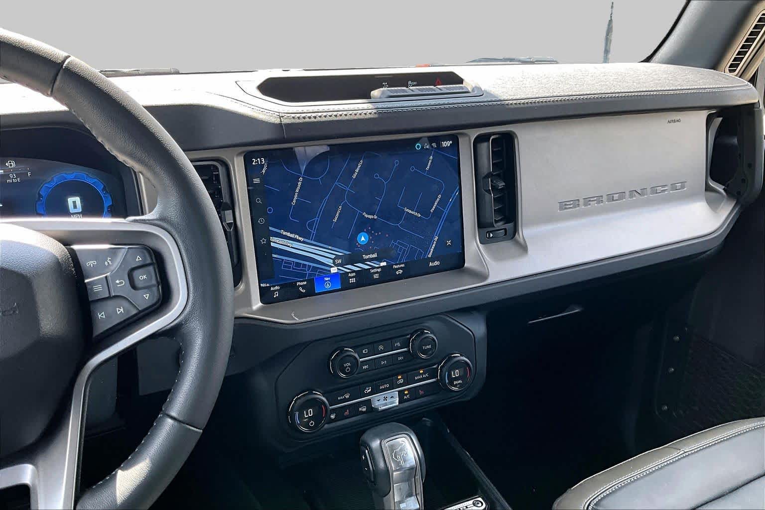 2025 Ford Bronco photo 7 of 32