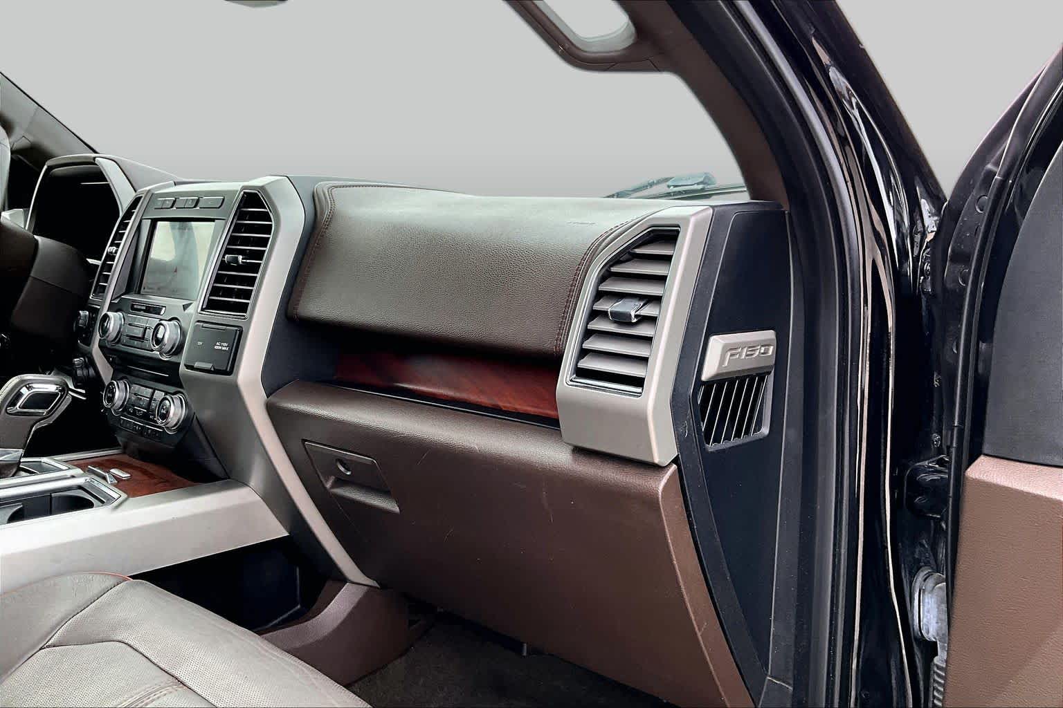 2017 Ford F-150 photo 16 of 30