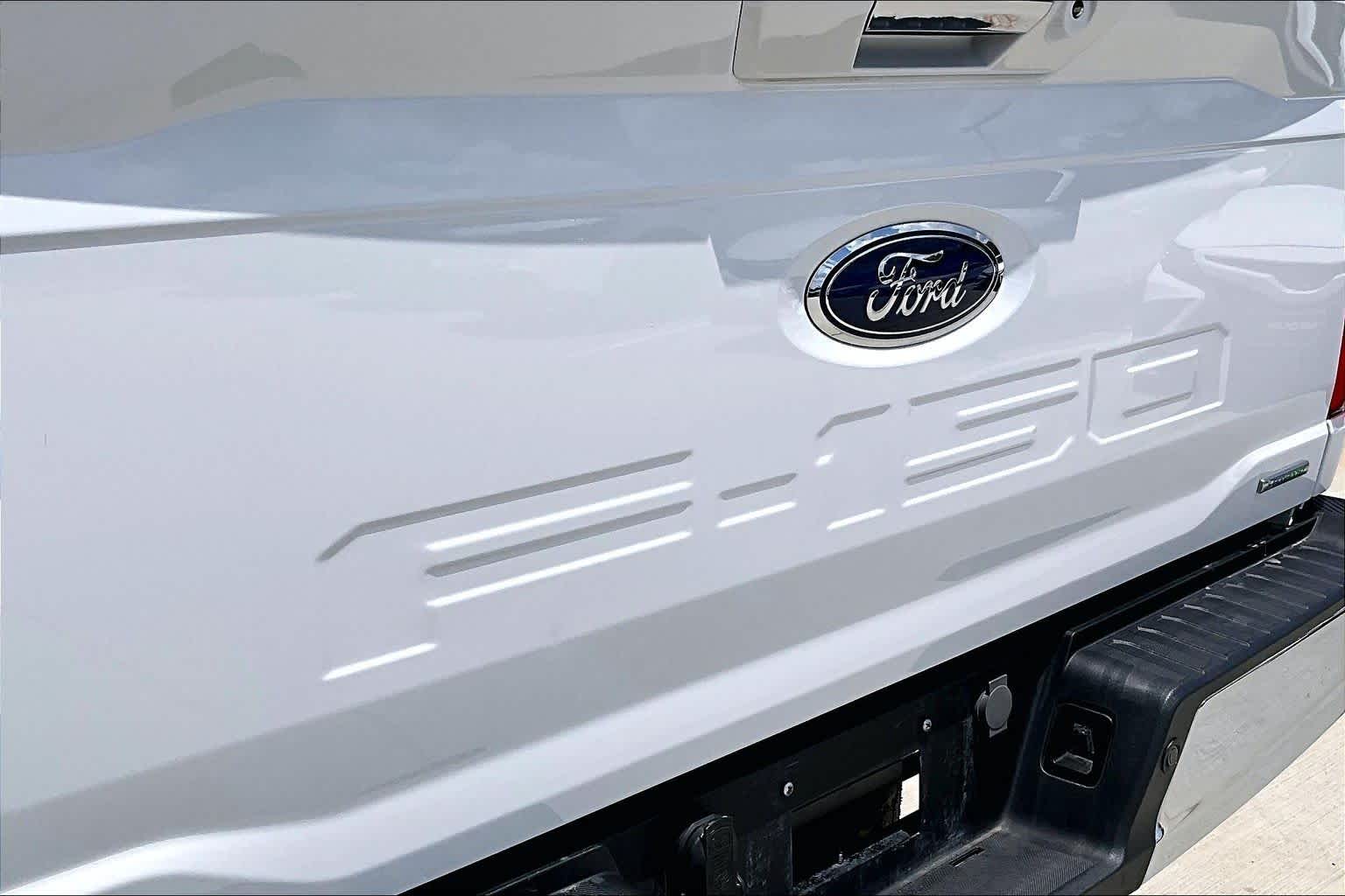 2023 Ford F-150 LARIAT Oxford White at Texan GMC Buick