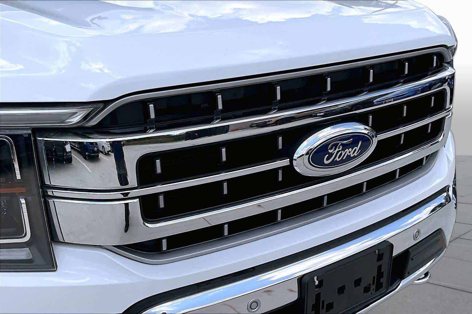 2023 Ford F-150 LARIAT Oxford White at Texan GMC Buick