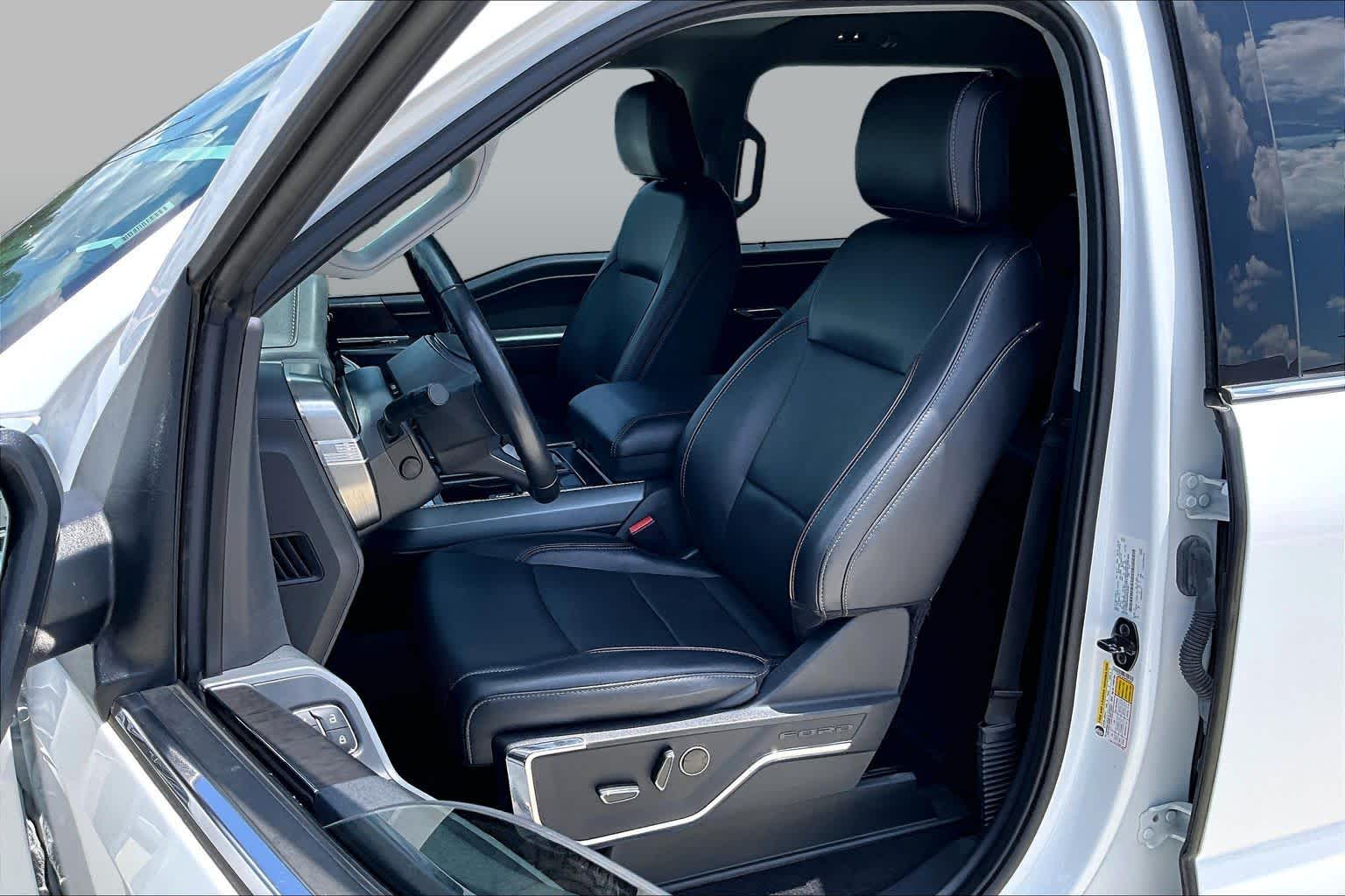 2023 Ford F-150 LARIAT Oxford White at Texan GMC Buick