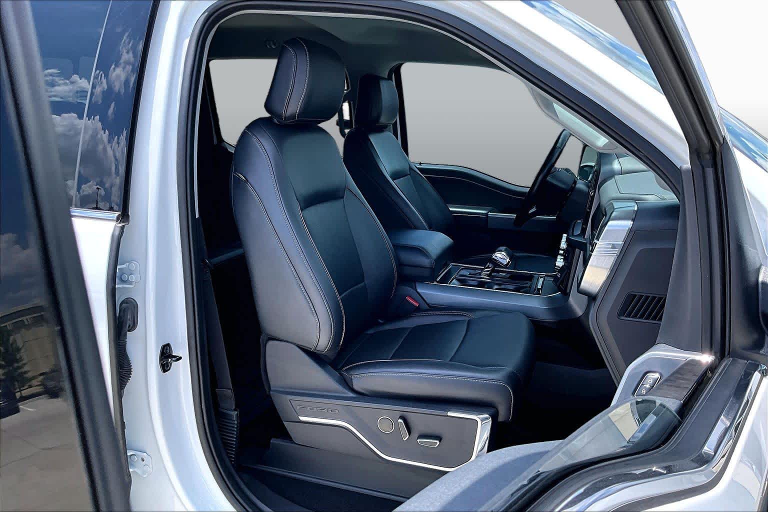 2023 Ford F-150 LARIAT Oxford White at Texan GMC Buick