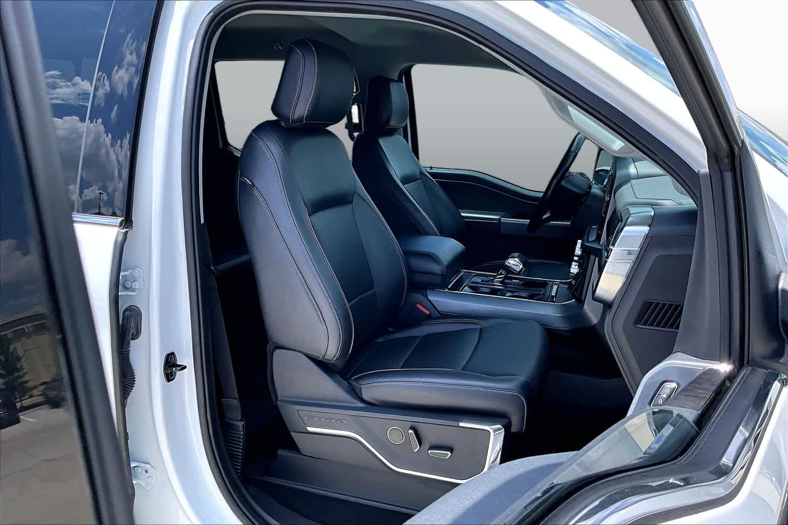 2023 Ford F-150 LARIAT Oxford White at Texan GMC Buick